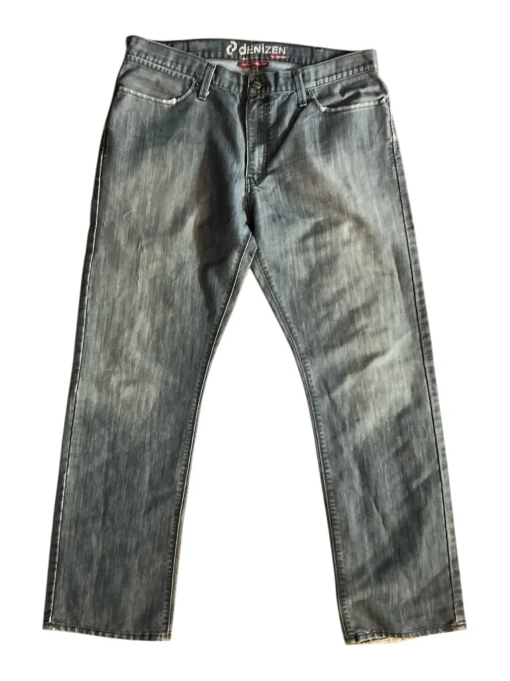 Levi’s Stylish Denizen Light Wash Denim Jeans with Back Flap Silver Buttons